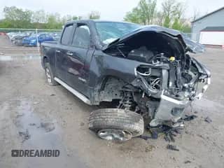 2020 Ram 1500 Big Horn z VIN 1C6SRFBT3LN414588, wystawiony jako IAAI lot #42177941 z przebiegiem Nie podano mil oraz . Historia ofert i sprzedaży dostępna na DreamBid. Obrazek 1.