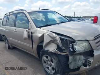 2006 Toyota Highlander with VIN JTEGP21A560108471, listed as a IAAI auction lot 42373219 with 114,580 mi miles and . Bid and sale history available at DreamBid. Image 1.