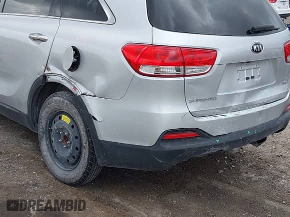 2018 Kia Sorento L with VIN 5XYPG4A35JG432248, listed as a IAAI auction lot 41534103 with 126,322 mi miles and . Bid and sale history available at DreamBid. Image 17.