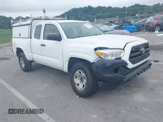 2017 Toyota Tacoma SR z VIN 5TFRX5GN4HX094727, wystawiony jako IAAI lot #42776262 z przebiegiem 125 231 mil mil oraz . Historia ofert i sprzedaży dostępna na DreamBid. Obrazek 1.