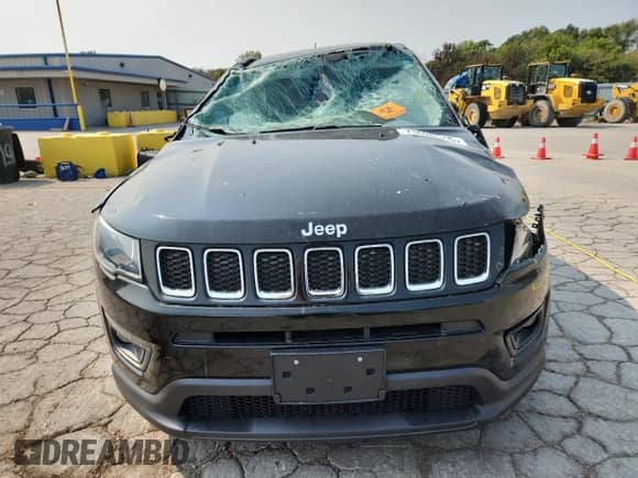 2019 Jeep Compass Latitude z VIN 3C4NJCBB5KT832717, wystawiony jako Copart lot #71620115 z przebiegiem 83 479 mil mil oraz Szkoda całkowita • Salvage title. Historia ofert i sprzedaży dostępna na DreamBid. Obrazek 5.