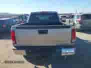 2008 GMC Sierra 1500 SLE1 z VIN 3GTEC13JX8G260212, wystawiony jako IAAI lot #41641592 z przebiegiem 186 365 mil mil oraz . Historia ofert i sprzedaży dostępna na DreamBid. Obrazek 16.