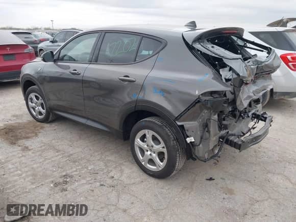 2024 Dodge Hornet GT z VIN ZACNDFAN8R3A44219, wystawiony jako IAAI lot #41324381 z przebiegiem 2 745 mil mil oraz . Historia ofert i sprzedaży dostępna na DreamBid. Obrazek 3.