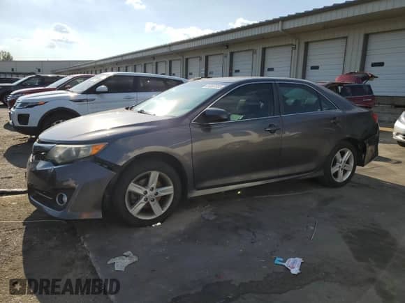2014 Toyota Camry SE с VIN 4T1BF1FK3EU824124, выставлен на аукционе Copart как лот 84597335 с пробегом 131 721 миль миль и Списание • Salvage title. История ставок и продаж доступна на DreamBid. Изображение 1.
