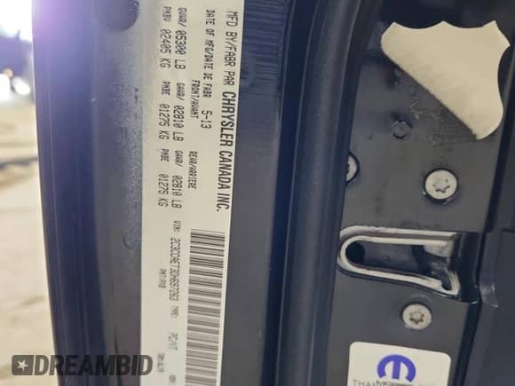 2013 Chrysler 300 C z VIN 2C3CCAET3DH697263, wystawiony jako Copart lot #82684335 z przebiegiem 145 983 mil mil oraz Nie do naprawy • Non repairable. Historia ofert i sprzedaży dostępna na DreamBid. Obrazek 12.