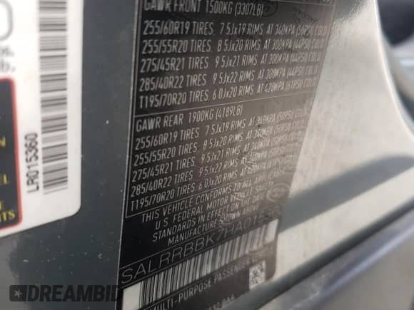 2017 Land Rover Discovery HSE z VIN SALRRBBK7HA015360, wystawiony jako Copart lot #49690365 z przebiegiem 81 699 mil mil oraz Czysty tytuł • Clean title. Historia ofert i sprzedaży dostępna na DreamBid. Obrazek 13.