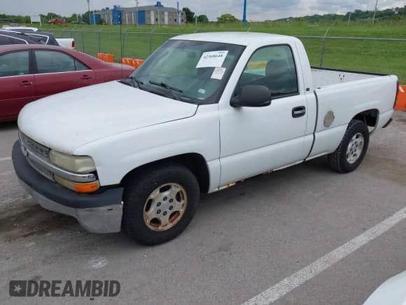 2001 Chevrolet Silverado 1500 с VIN 1GCEC14V91Z137945, выставлен на аукционе IAAI как лот 42368648 с пробегом Не указан миль и . История ставок и продаж доступна на DreamBid. Изображение 2.