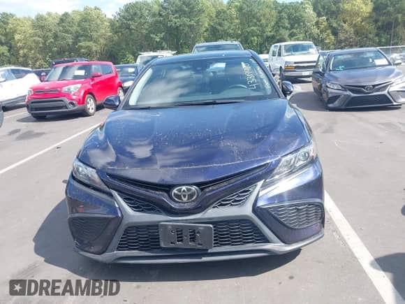2021 Toyota Camry SE Nightshade z VIN 4T1G11AKXMU519763, wystawiony jako IAAI lot #43319480 z przebiegiem 97 862 mil mil oraz . Historia ofert i sprzedaży dostępna na DreamBid. Obrazek 13.