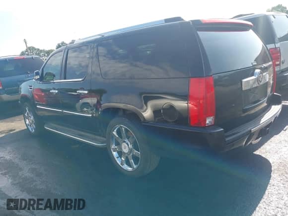 2009 Cadillac Escalade ESV with VIN 1GYFK26279R270175, listed as a IAAI auction lot 42349456 with 189,172 mi miles and . Bid and sale history available at DreamBid. Image 3.