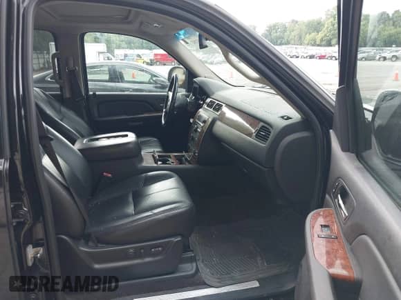 2008 Chevrolet Avalanche LTZ с VIN 3GNFK12308G293527, выставлен на аукционе IAAI как лот 42857382 с пробегом 294 287 миль миль и . История ставок и продаж доступна на DreamBid. Изображение 5.