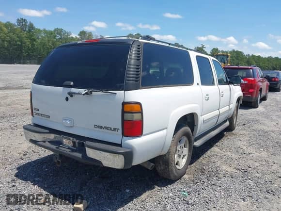 2005 Chevrolet Suburban LT with VIN 3GNEC16Z65G270000, listed as a IAAI auction lot 42456542 with 280,492 mi miles and . Bid and sale history available at DreamBid. Image 4.