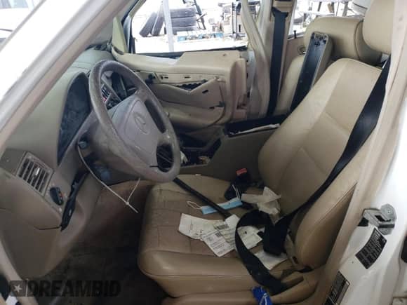 1999 Mercedes-Benz C 230/260/280/320 с VIN WDBHA24G4XA804338, выставлен на аукционе Copart как лот 85703795 с пробегом 189 710 миль миль и Списание • Salvage title. История ставок и продаж доступна на DreamBid. Изображение 7.