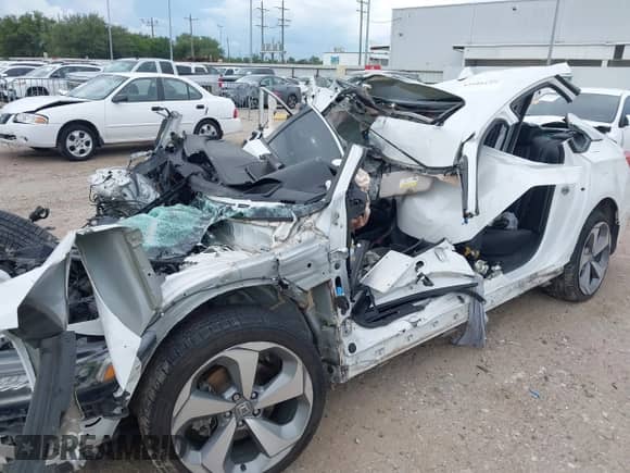 2018 Honda Accord Touring with VIN 1HGCV2F90JA028202, listed as a IAAI auction lot 42588127 with Not provided miles and . Bid and sale history available at DreamBid. Image 6.