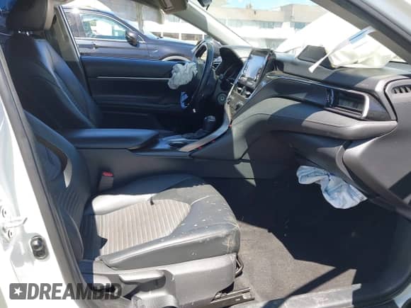 2021 Toyota Camry SE Nightshade z VIN 4T1G11AK8MU433769, wystawiony jako IAAI lot #43150076 z przebiegiem 92 123 mil mil oraz . Historia ofert i sprzedaży dostępna na DreamBid. Obrazek 5.