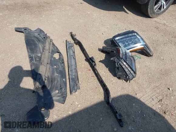 2018 Cadillac Escalade ESV Premium Luxury с VIN 1GYS3JKJ8JR341326, выставлен на аукционе IAAI как лот 42372529 с пробегом 115 776 миль миль и . История ставок и продаж доступна на DreamBid. Изображение 12.