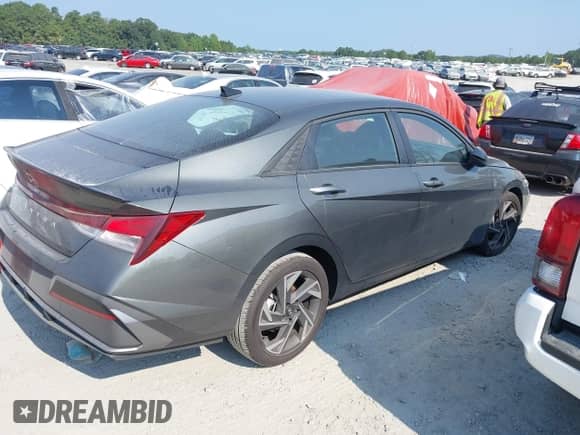 2025 Hyundai Elantra SEL Sport с VIN KMHLM4DG8SU984344, выставлен на аукционе IAAI как лот 43019471 с пробегом 6 598 миль миль и . История ставок и продаж доступна на DreamBid. Изображение 13.