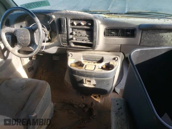2001 Chevrolet Express z VIN 1GAHG39R311195694, wystawiony jako Copart lot #43841625 z przebiegiem Nie podano mil oraz Szkoda całkowita • Salvage title. Historia ofert i sprzedaży dostępna na DreamBid. Obrazek 8.