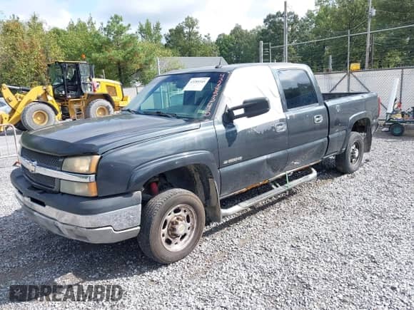 2005 Chevrolet Silverado 1500HD LS с VIN 1GCGK13U85F843588, выставлен на аукционе IAAI как лот 43285345 с пробегом 254 654 миль миль и . История ставок и продаж доступна на DreamBid. Изображение 2.