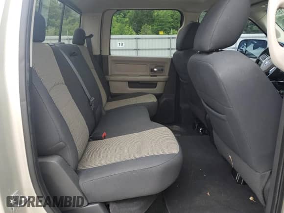 2010 Dodge 2500 ST z VIN 3D7TT2CT7AG117860, wystawiony jako Copart lot #59511885 z przebiegiem 109 657 mil mil oraz Szkoda całkowita • Salvage title. Historia ofert i sprzedaży dostępna na DreamBid. Obrazek 10.