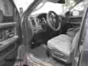 2013 Ram 1500 Express z VIN 1C6RR7FT7DS590349, wystawiony jako IAAI lot #42972608 z przebiegiem 210 576 mil mil oraz . Historia ofert i sprzedaży dostępna na DreamBid. Obrazek 18.