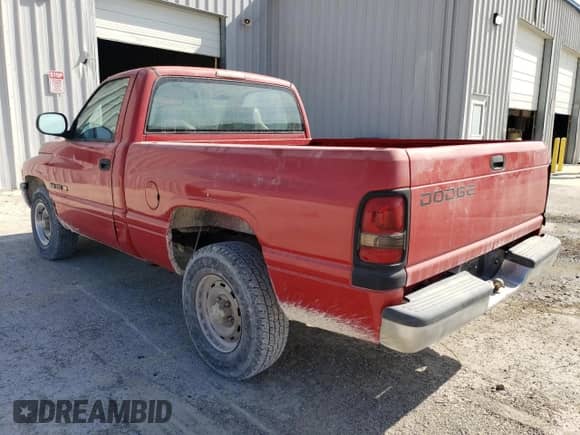 1999 Dodge 1500 z VIN 1B7HC16X9XS320291, wystawiony jako Copart lot #80873084 z przebiegiem 142 834 mil mil oraz Czysty tytuł • Clean title. Historia ofert i sprzedaży dostępna na DreamBid. Obrazek 2.