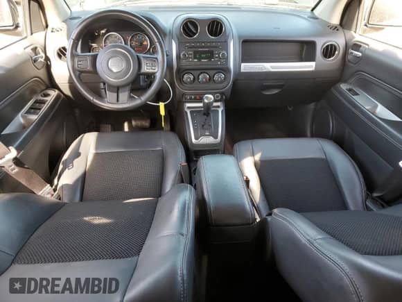 2014 Jeep Compass Latitude с VIN 1C4NJDEB7ED632935, выставлен на аукционе Copart как лот 68498975 с пробегом 70 222 миль миль и Списание • Salvage title. История ставок и продаж доступна на DreamBid. Изображение 8.
