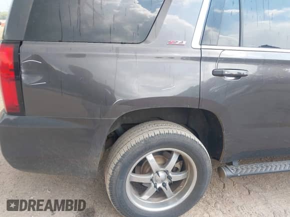 2017 Chevrolet Tahoe LT с VIN 1GNSKBKC1HR193229, выставлен на аукционе IAAI как лот 43275962 с пробегом 132 581 миль миль и . История ставок и продаж доступна на DreamBid. Изображение 6.