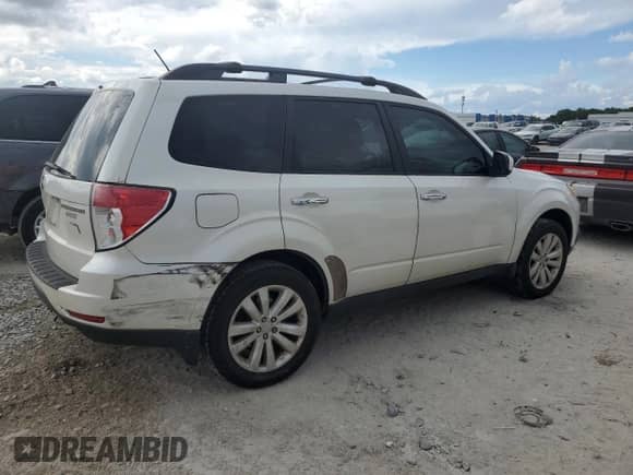 2013 Subaru Forester X Limited z VIN JF2SHAEC1DH442661, wystawiony jako Copart lot #82128475 z przebiegiem 220 891 mil mil oraz Szkoda całkowita • Salvage title. Historia ofert i sprzedaży dostępna na DreamBid. Obrazek 3.