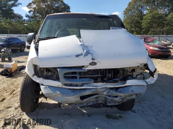 2000 Ford Econoline Cargo с VIN 1FTRE1427YHB39257, выставлен на аукционе Copart как лот 85663285 с пробегом 277 105 миль миль и Списание • Salvage title. История ставок и продаж доступна на DreamBid. Изображение 5.