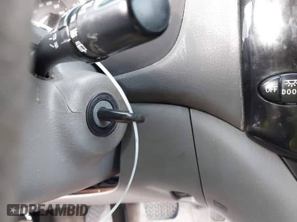 2005 Toyota Sienna CE z VIN 5TDZA23C25S269756, wystawiony jako IAAI lot #42349357 z przebiegiem 175 449 mil mil oraz . Historia ofert i sprzedaży dostępna na DreamBid. Obrazek 11.