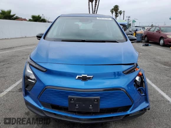 2023 Chevrolet Bolt EV 1LT z VIN 1G1FW6S07P4111164, wystawiony jako Copart lot #55976743 z przebiegiem 4 937 mil mil oraz . Historia ofert i sprzedaży dostępna na DreamBid. Obrazek 5.