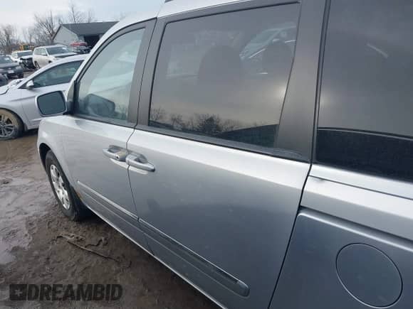 2008 Hyundai Entourage GLS с VIN KNDMC233986047384, выставлен на аукционе IAAI как лот 41427015 с пробегом 222 411 миль миль и . История ставок и продаж доступна на DreamBid. Изображение 14.