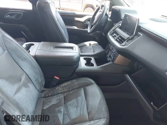 2021 Chevrolet Suburban High Country z VIN 1GNSCGKL3MR190496, wystawiony jako IAAI lot #39935508 z przebiegiem Nie podano mil oraz . Historia ofert i sprzedaży dostępna na DreamBid. Obrazek 5.