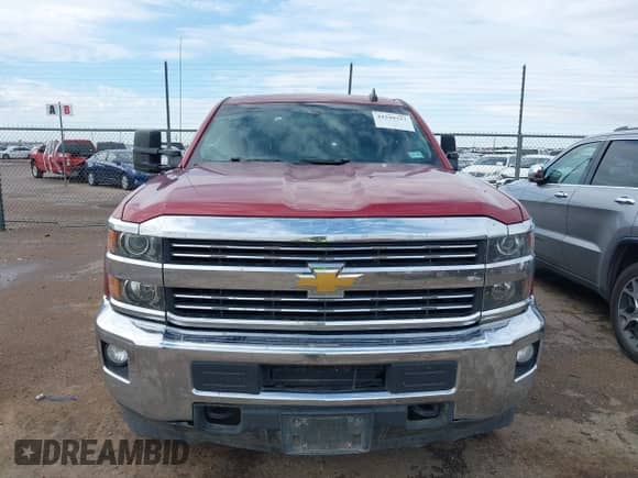 2018 Chevrolet Silverado 2500HD LT z VIN 1GC1KVEG2JF139157, wystawiony jako IAAI lot #42599357 z przebiegiem Nie podano mil oraz . Historia ofert i sprzedaży dostępna na DreamBid. Obrazek 12.