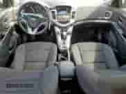 2014 Chevrolet Cruze 1LT z VIN 1G1PC5SB6E7375917, wystawiony jako Copart lot #82274135 z przebiegiem 129 084 mil mil oraz Szkoda całkowita • Salvage title. Historia ofert i sprzedaży dostępna na DreamBid. Obrazek 8.