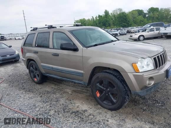 2006 Jeep Grand Cherokee Laredo with VIN 1J4HS48N56C111651, listed as a IAAI auction lot 42048777 with 224,866 mi miles and . Bid and sale history available at DreamBid. Image 1.