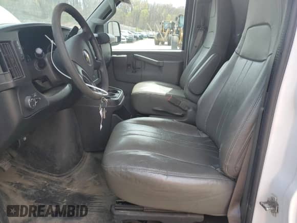 2020 Chevrolet Express Cargo с VIN 1GCWGBFB5L1153692, выставлен на аукционе Copart как лот 52133275 с пробегом 98 272 миль миль и Чистый • Clean title. История ставок и продаж доступна на DreamBid. Изображение 7.
