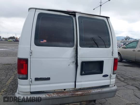 2007 Ford Econoline Cargo Commercial z VIN 1FTNS24W27DA64747, wystawiony jako IAAI lot #41915659 z przebiegiem Nie podano mil oraz . Historia ofert i sprzedaży dostępna na DreamBid. Obrazek 10.