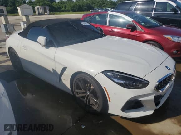 2021 BMW Z4 sDrive30i z VIN WBAHF3C09MWX24087, wystawiony jako Copart lot #73919214 z przebiegiem Nie podano mil oraz Szkoda całkowita • Salvage title. Historia ofert i sprzedaży dostępna na DreamBid. Obrazek 4.