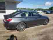 2021 BMW 3 Series 330i z VIN 3MW5R1J0XM8B53154, wystawiony jako Copart lot #81292145 z przebiegiem 41 995 mil mil oraz Szkoda całkowita • Salvage title. Historia ofert i sprzedaży dostępna na DreamBid. Obrazek 3.