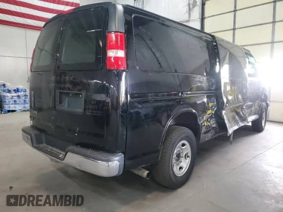 2017 Chevrolet Express Cargo с VIN 1GCWGBFF9H1259458, выставлен на аукционе Copart как лот 59742655 с пробегом 124 536 миль миль и Списание • Salvage title. История ставок и продаж доступна на DreamBid. Изображение 3.