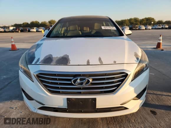 2017 Hyundai Sonata 2.4L z VIN 5NPE24AF8HH469376, wystawiony jako Copart lot #82578545 z przebiegiem 202 043 mil mil oraz Czysty tytuł • Clean title. Historia ofert i sprzedaży dostępna na DreamBid. Obrazek 5.