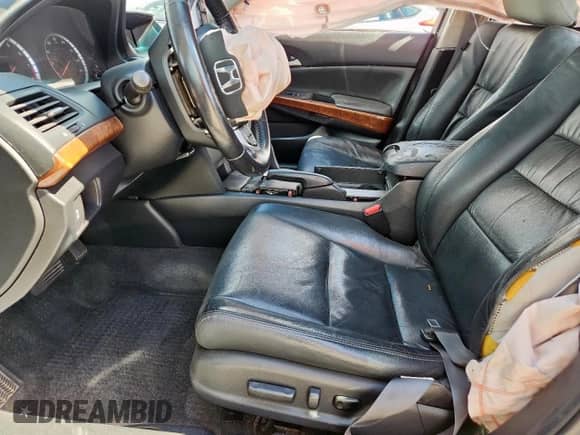 2011 Honda Accord EX-L z VIN 1HGCP2F89BA039833, wystawiony jako Copart lot #85136265 z przebiegiem Nie podano mil oraz Szkoda całkowita • Salvage title. Historia ofert i sprzedaży dostępna na DreamBid. Obrazek 7.