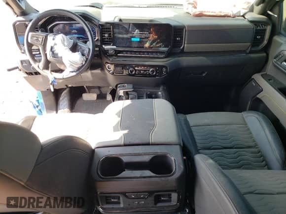 2024 Chevrolet Silverado 1500 ZR2 с VIN 3GCUDHE87RG197762, выставлен на аукционе Copart как лот 62410105 с пробегом 16 905 миль миль и Списание • Salvage title. История ставок и продаж доступна на DreamBid. Изображение 8.
