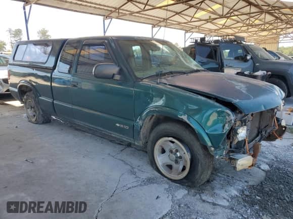 1997 Chevrolet S-10 LS с VIN 1GCCS19X3V8172559, выставлен на аукционе Copart как лот 71970815 с пробегом 170 071 миль миль и Списание • Salvage title. История ставок и продаж доступна на DreamBid. Изображение 4.