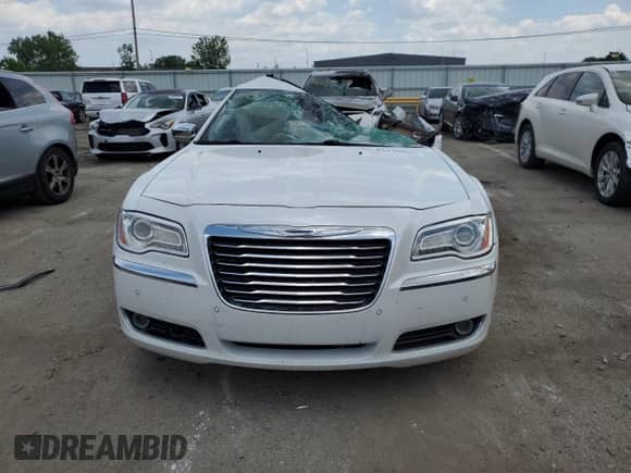 2014 Chrysler 300 C с VIN 2C3CCAEGXEH184273, выставлен на аукционе Copart как лот 63419955 с пробегом Не указан миль и Списание • Salvage title. История ставок и продаж доступна на DreamBid. Изображение 5.
