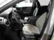 2021 Chevrolet Equinox LS z VIN 2GNAXHEV3M6157335, wystawiony jako Copart lot #61900995 z przebiegiem Nie podano mil oraz Szkoda całkowita • Salvage title. Historia ofert i sprzedaży dostępna na DreamBid. Obrazek 7.