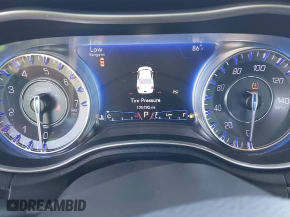 2016 Chrysler 300 Limited с VIN 2C3CCAAG9GH161141, выставлен на аукционе IAAI как лот 43260199 с пробегом 125 725 миль миль и . История ставок и продаж доступна на DreamBid. Изображение 7.