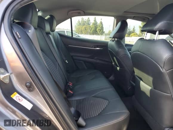 2019 Toyota Camry SE z VIN 4T1B11HK6KU183297, wystawiony jako Copart lot #84475515 z przebiegiem 85 315 mil mil oraz Szkoda całkowita • Salvage title. Historia ofert i sprzedaży dostępna na DreamBid. Obrazek 10.