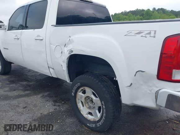 2010 GMC Sierra 1500 SLT with VIN 3GTRKWE37AG184132, listed as a IAAI auction lot 42106936 with 243,711 mi miles and . Bid and sale history available at DreamBid. Image 6.